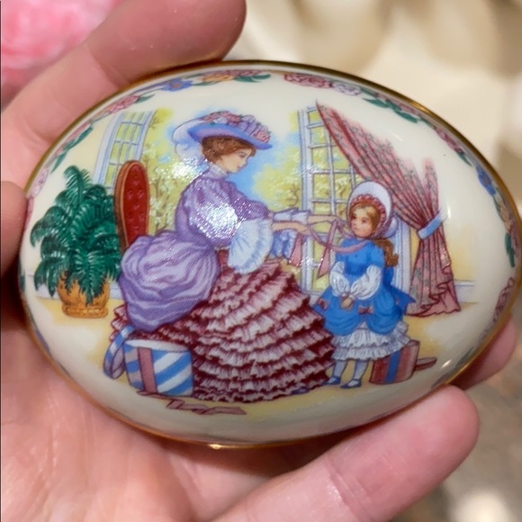 Lenox Victorian Easter Egg Trinket Boxes - 5pcs - Picture 3 of 16